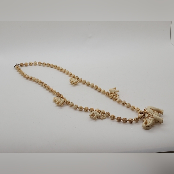 Retro Boho Resin Beaded Elephant and carved roses Necklace. - Picture 2 of 11